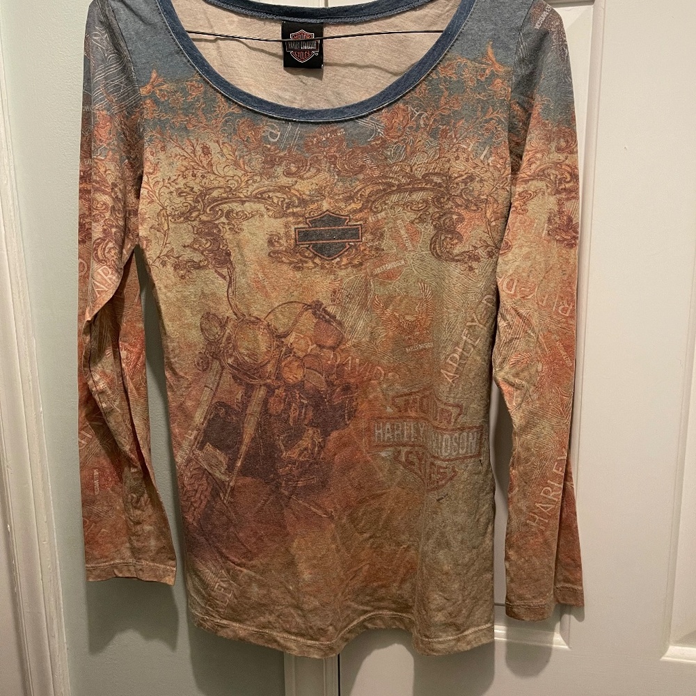 Woman’s Harley Davidson shirt.  Size Large.